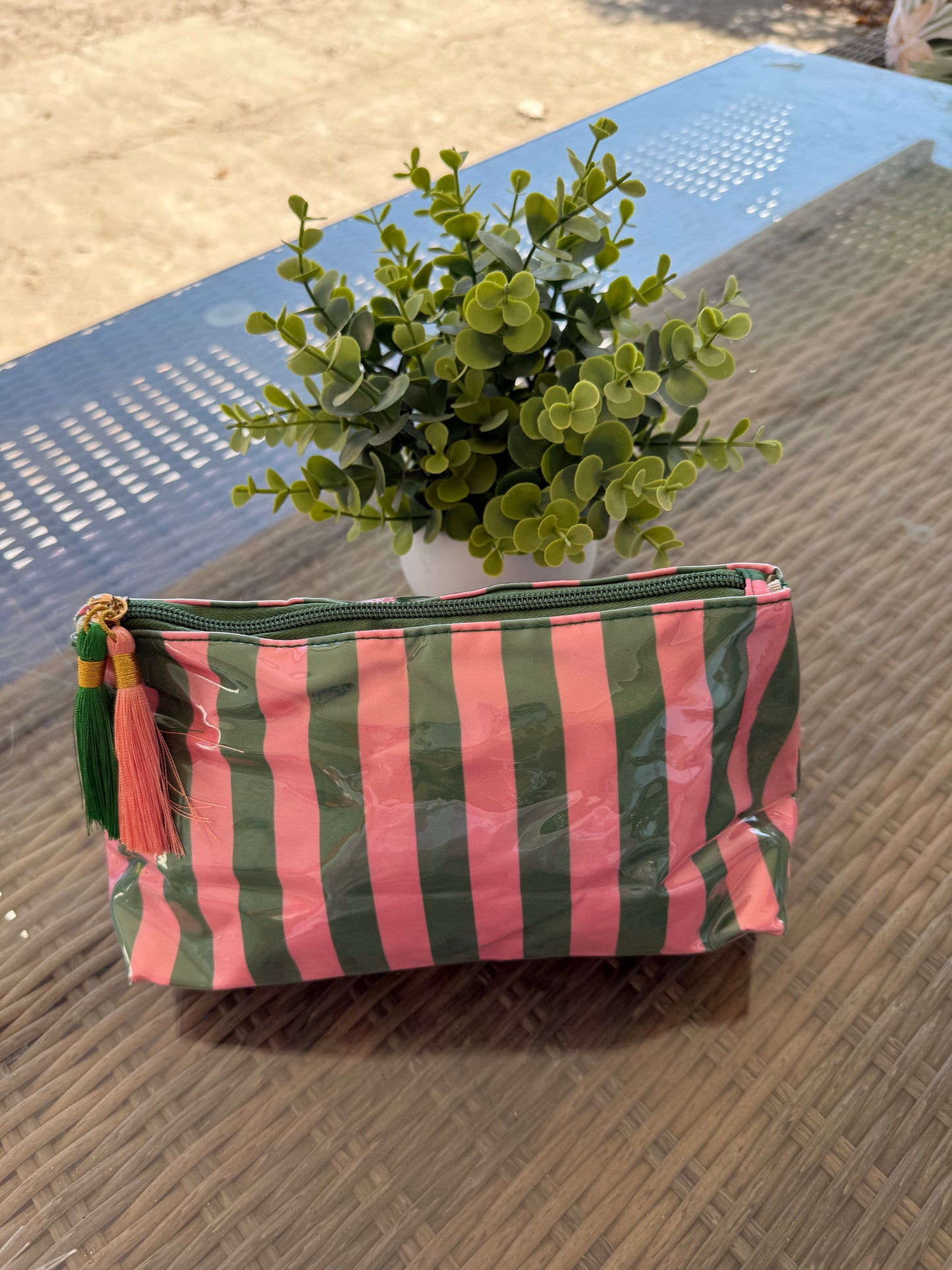 Neceser Rayas estrecha verdes y Rosa