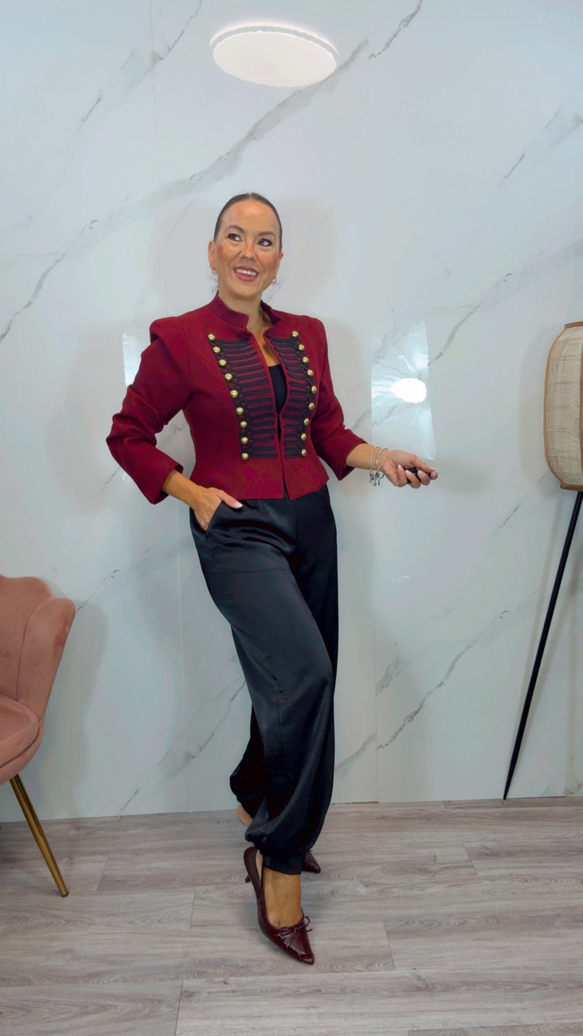 Pantalón Bombacho satinado botón negro