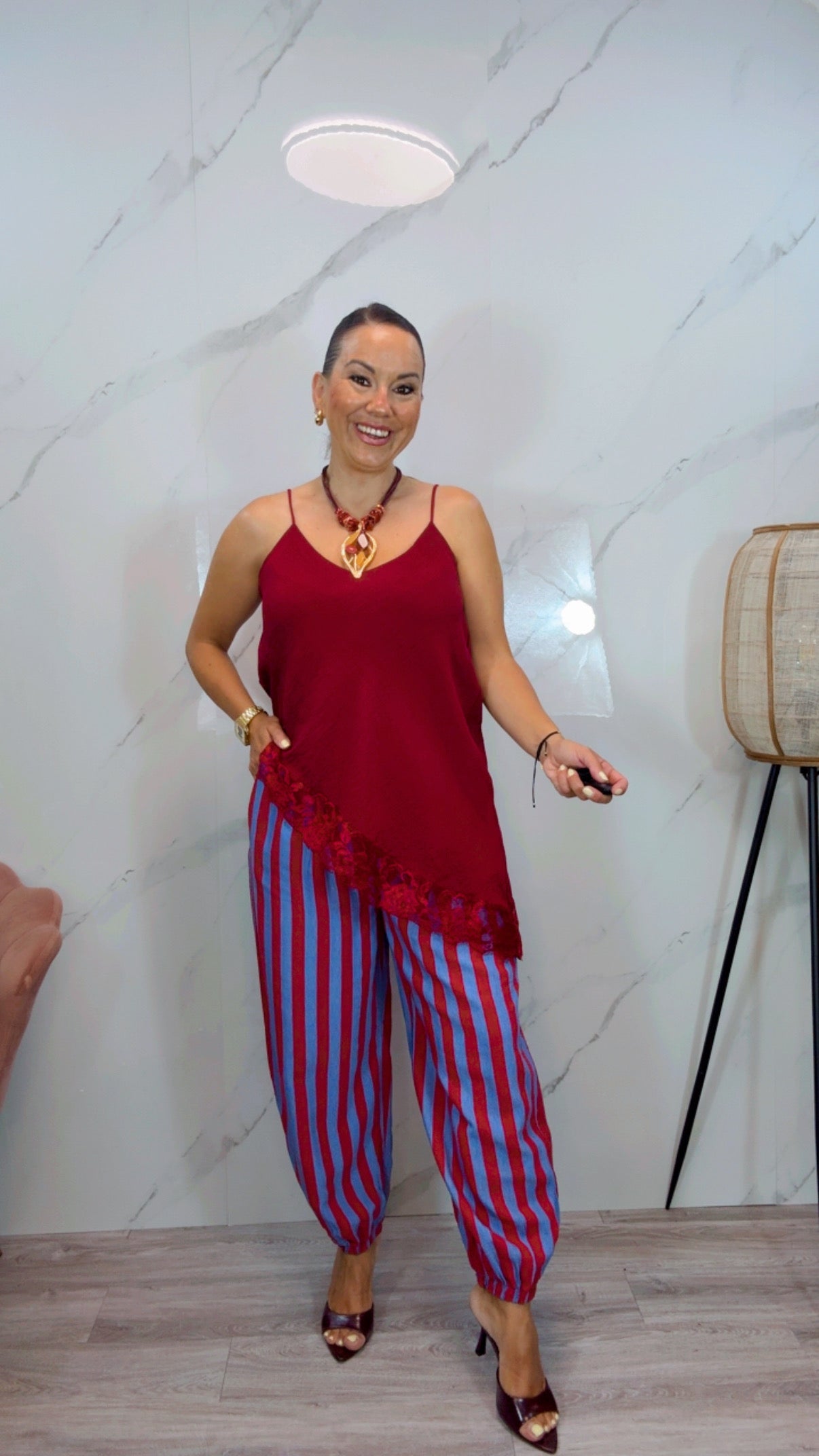 Pantalón Bombacho Rayas Burdeos