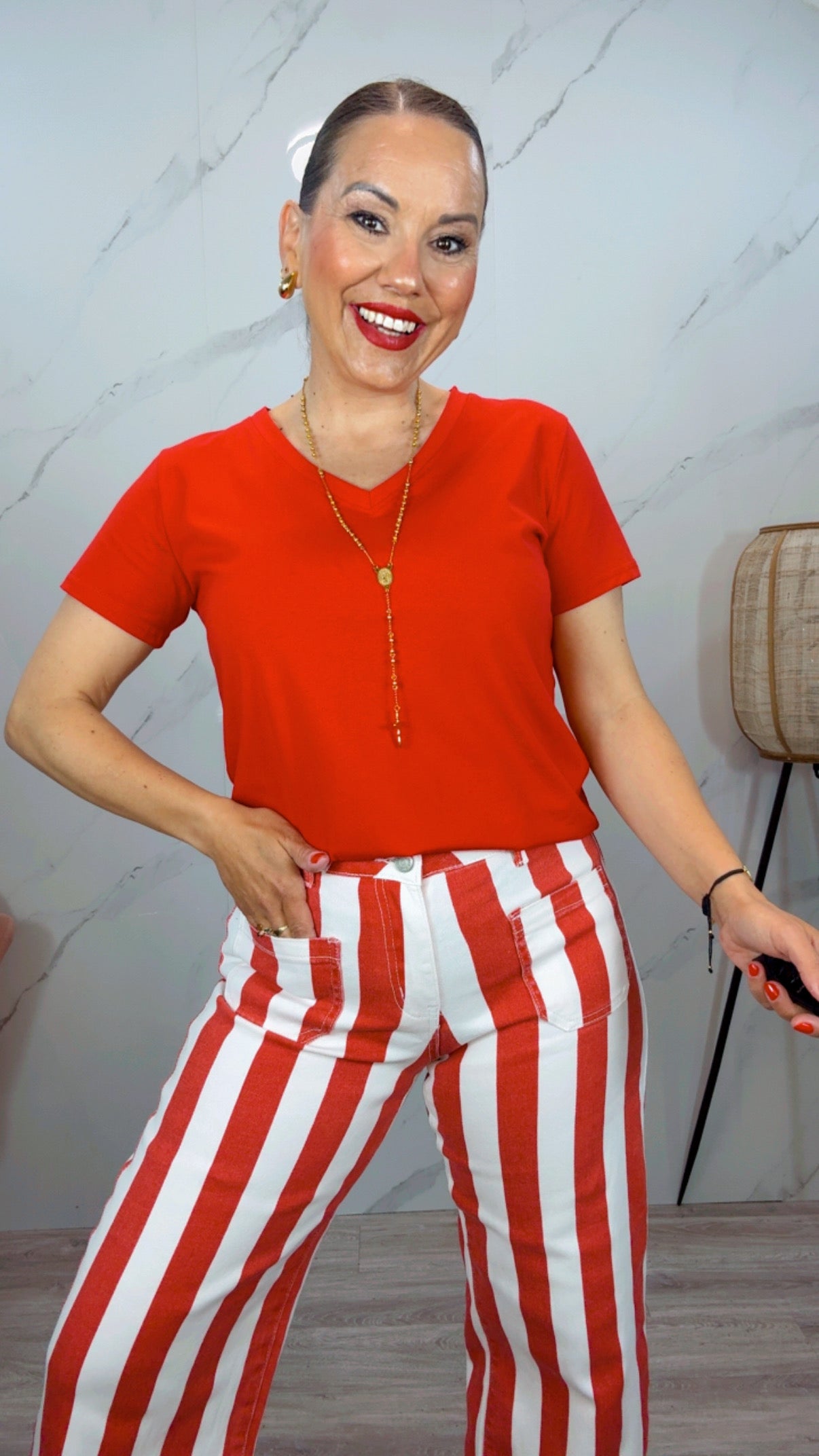 Camiseta básica pico roja