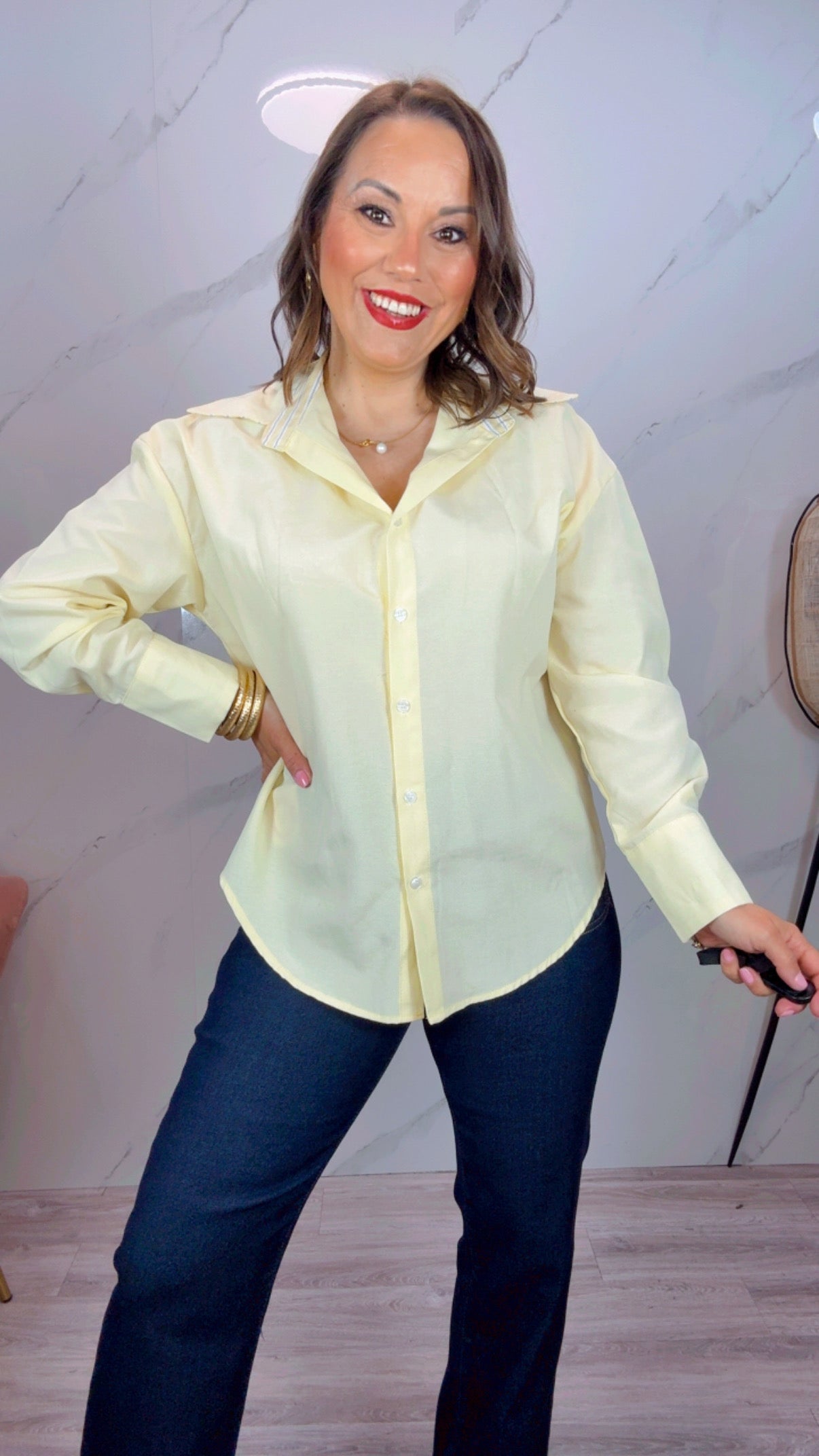 Camisa Básica Amarilla