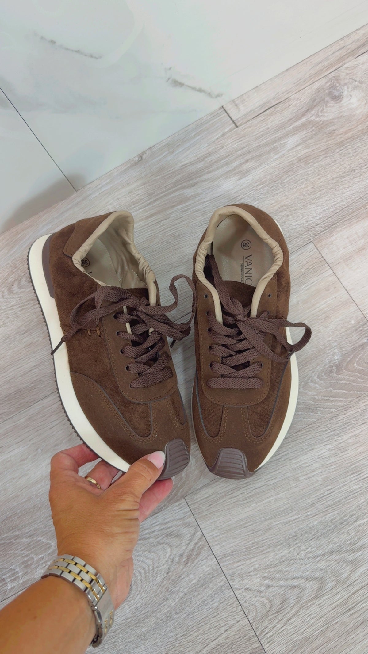 Zapatilla Deporte Marrón Chocolate