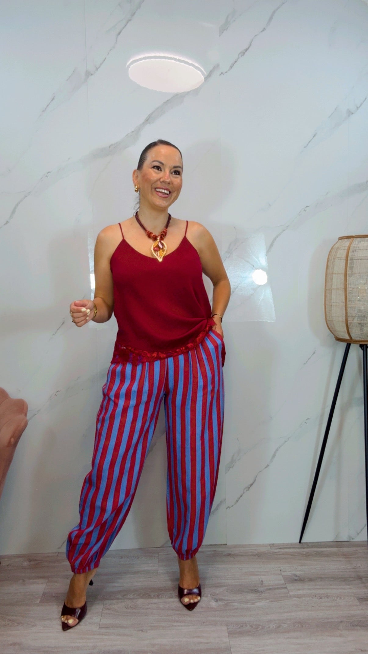 Pantalón Bombacho Rayas Burdeos