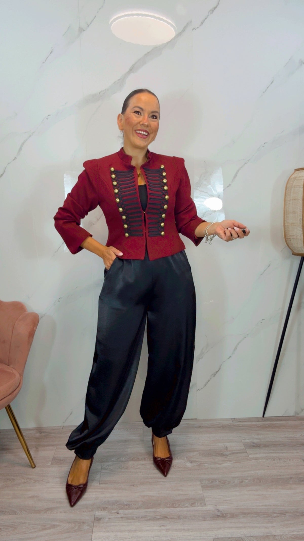 Pantalón Bombacho satinado botón negro