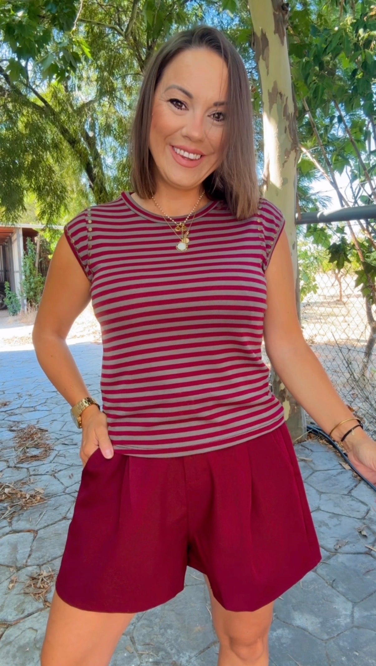 Camiseta tachuelas rayas Burdeos y verde caza
