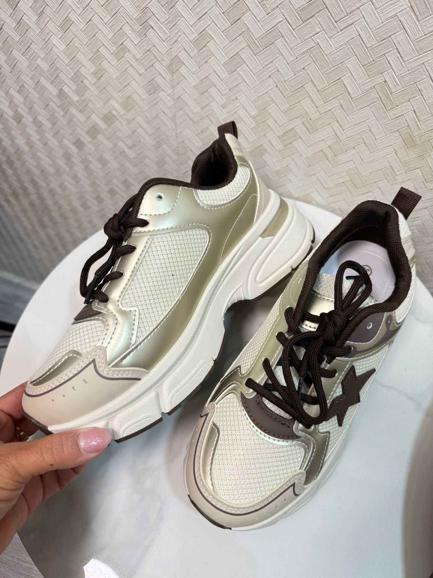 Zapatillas Golden Marrones