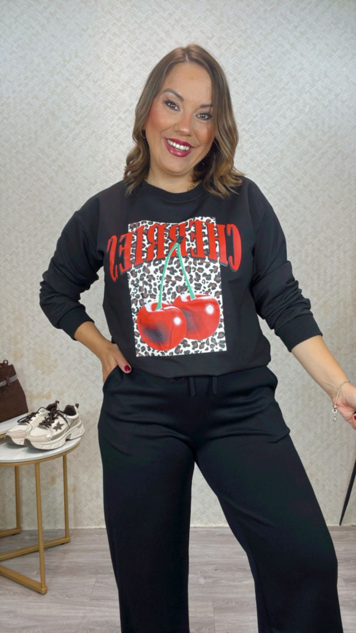 Sudadera Cereza Negra