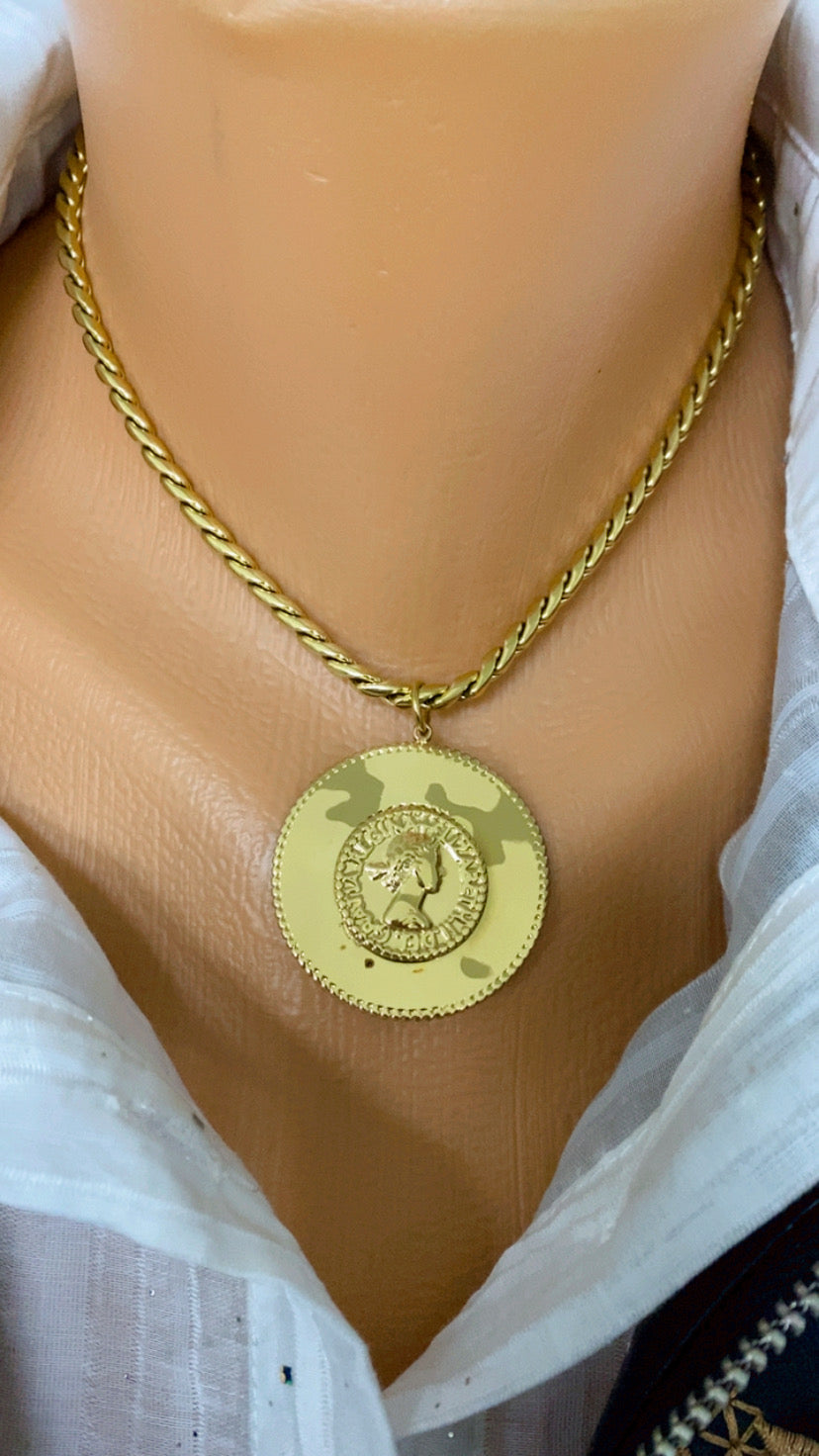 Medallón Dorado