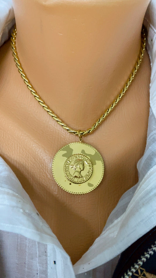 Medallón Dorado